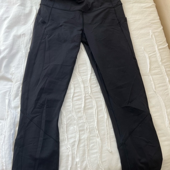 Lululemon Old align 21” cropped leggings with pocket - Picture 3 of 6